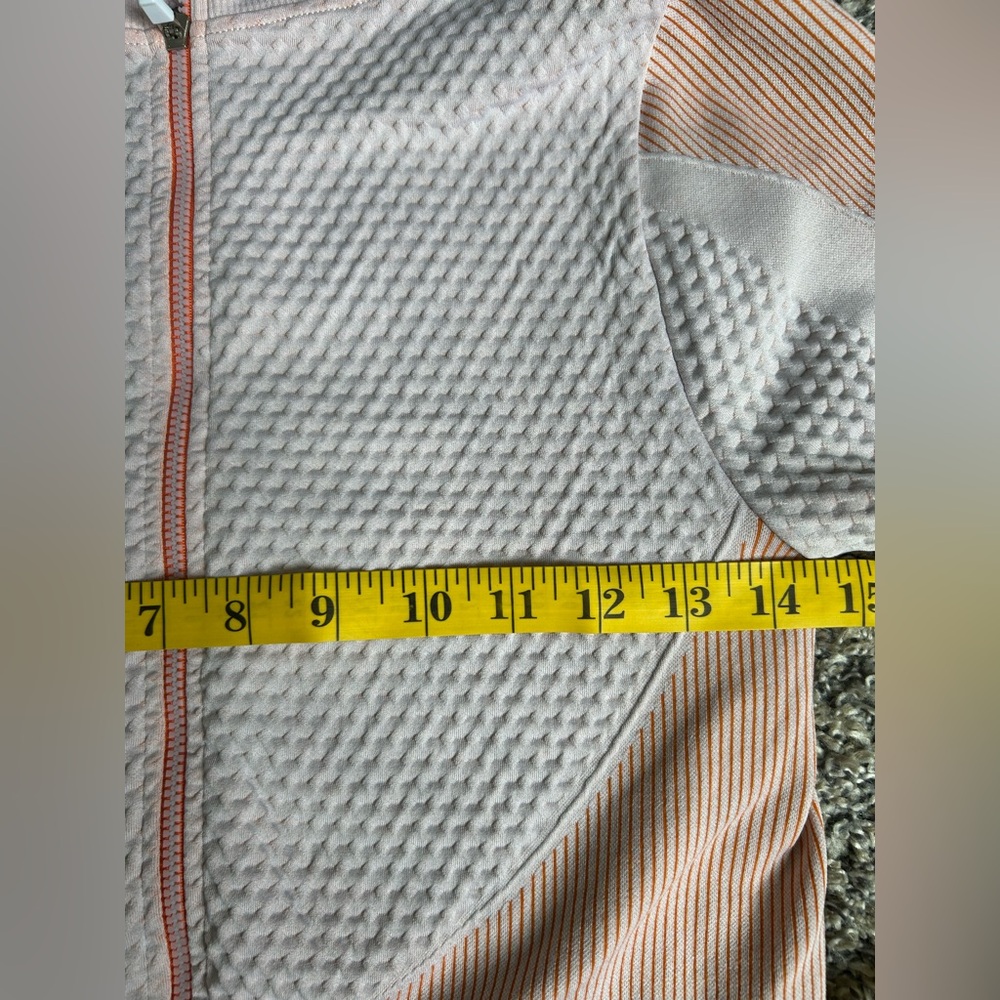 5/$25 C+D+M Cropped and Textured Athletic Zip Up Jacket Size medium - Picture 6 of 8